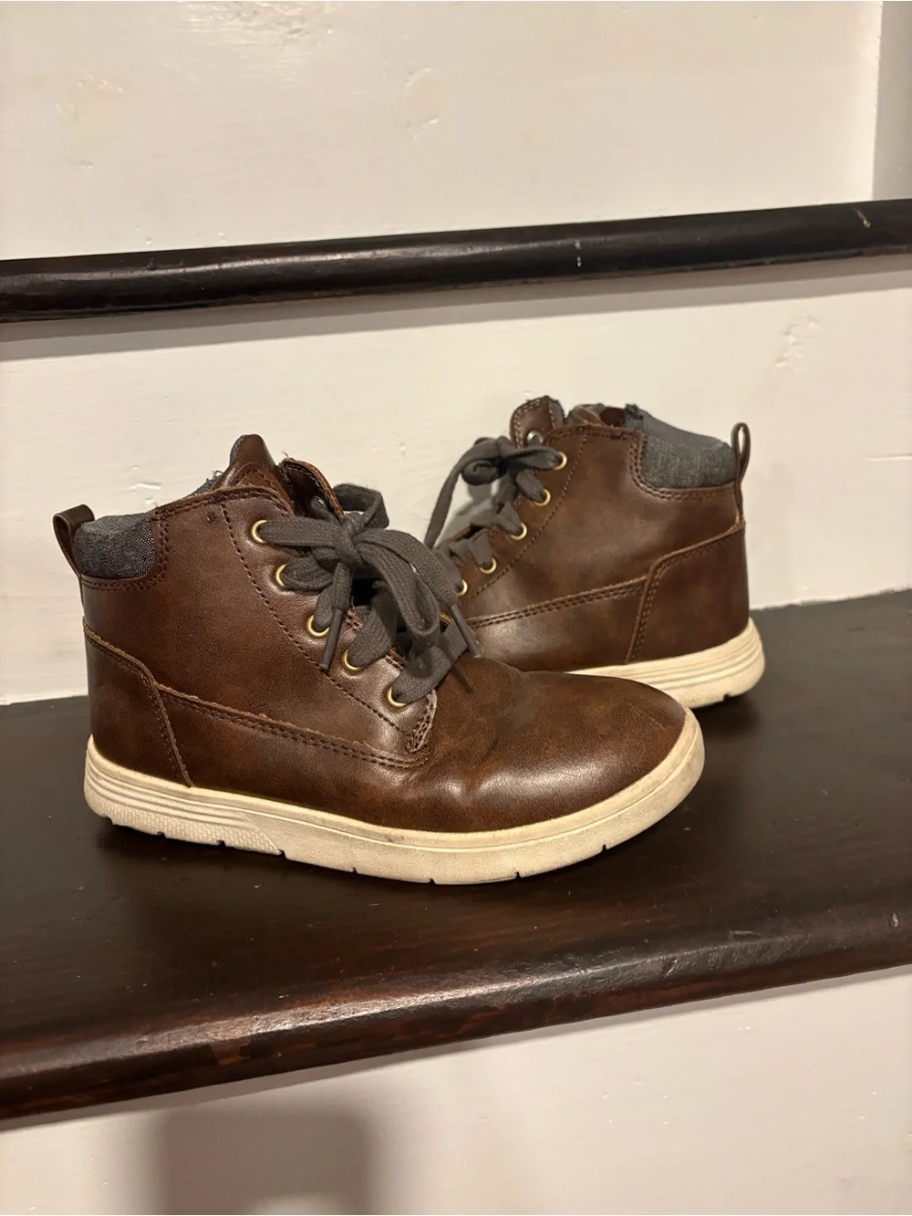 Cat & Jack Brown Leather-Look High-Top Shoe/boots with both Laces and side zip